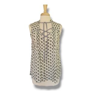 Comme Toi Black/White Front Laced Neckline, Hi-Lo Lighweight Top Size S